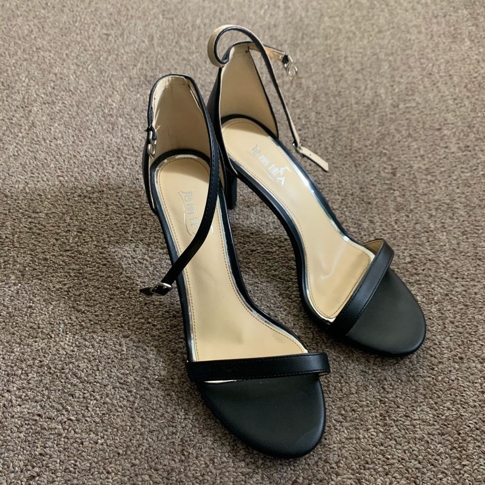 Black single strip faux leather heels